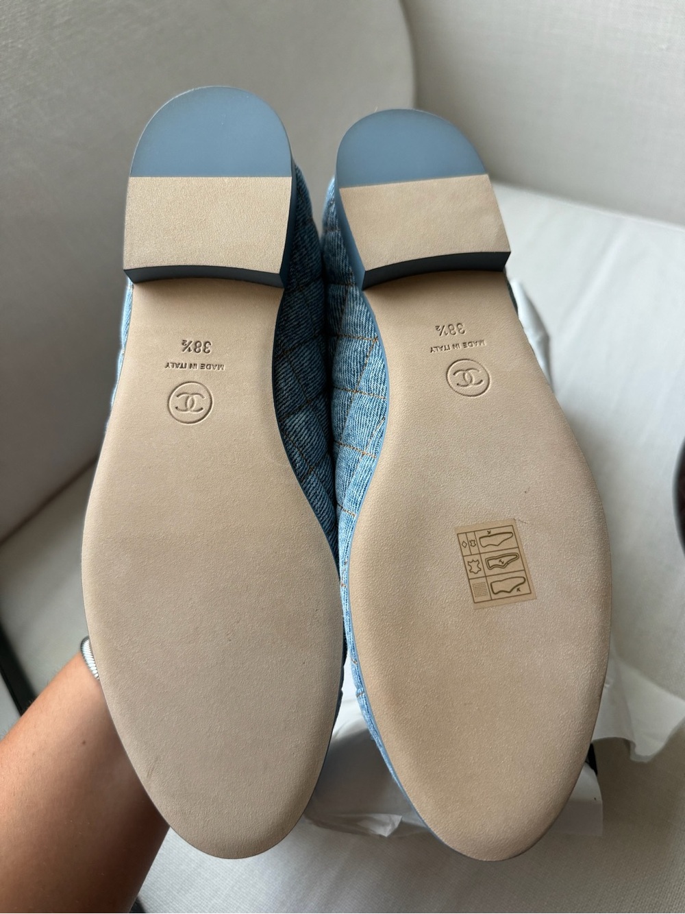 2026 CHANEL Quilted Denim Ballet Flats - Picture 4 of 4